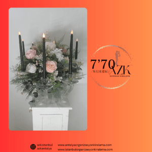 Antalya düğün masa süsleme kiralık 9 kollu cam şamdan siyah mum ve canlı çiçek dekoru