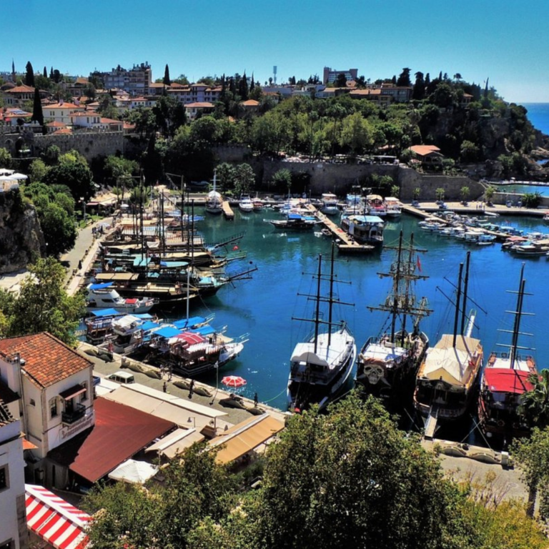 Antalya Kaleiçi’nde Tarih ve Aşkın Buluşması: Unutulmaz Bir Evlilik Teklifi